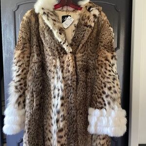 Auth. stunning real lynx fur coat with white fur trim, NWT, pristine, M-L